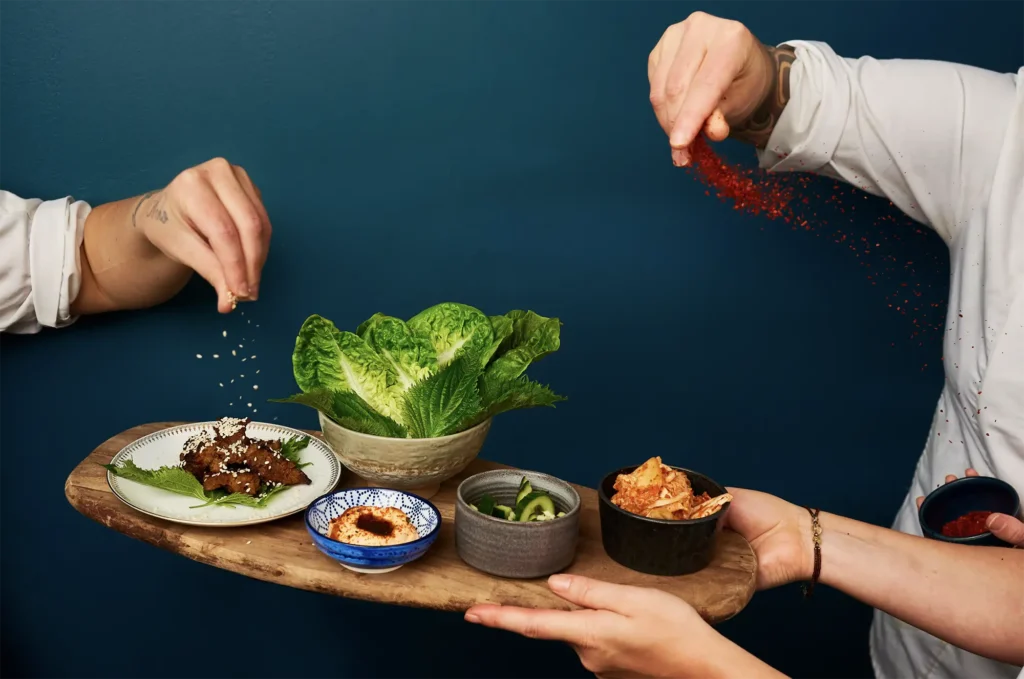 Mums – vegaaninen tuotekehitys ja brändäys: annoksen maustaminen ja koemaistatus